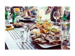 Outdoor Dinner For Family_ Top 5 Outdoor Dining Restaurants for Family Gatherings