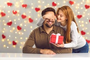 Online Gifts for Valentine's Day: Spreading Love with a Click